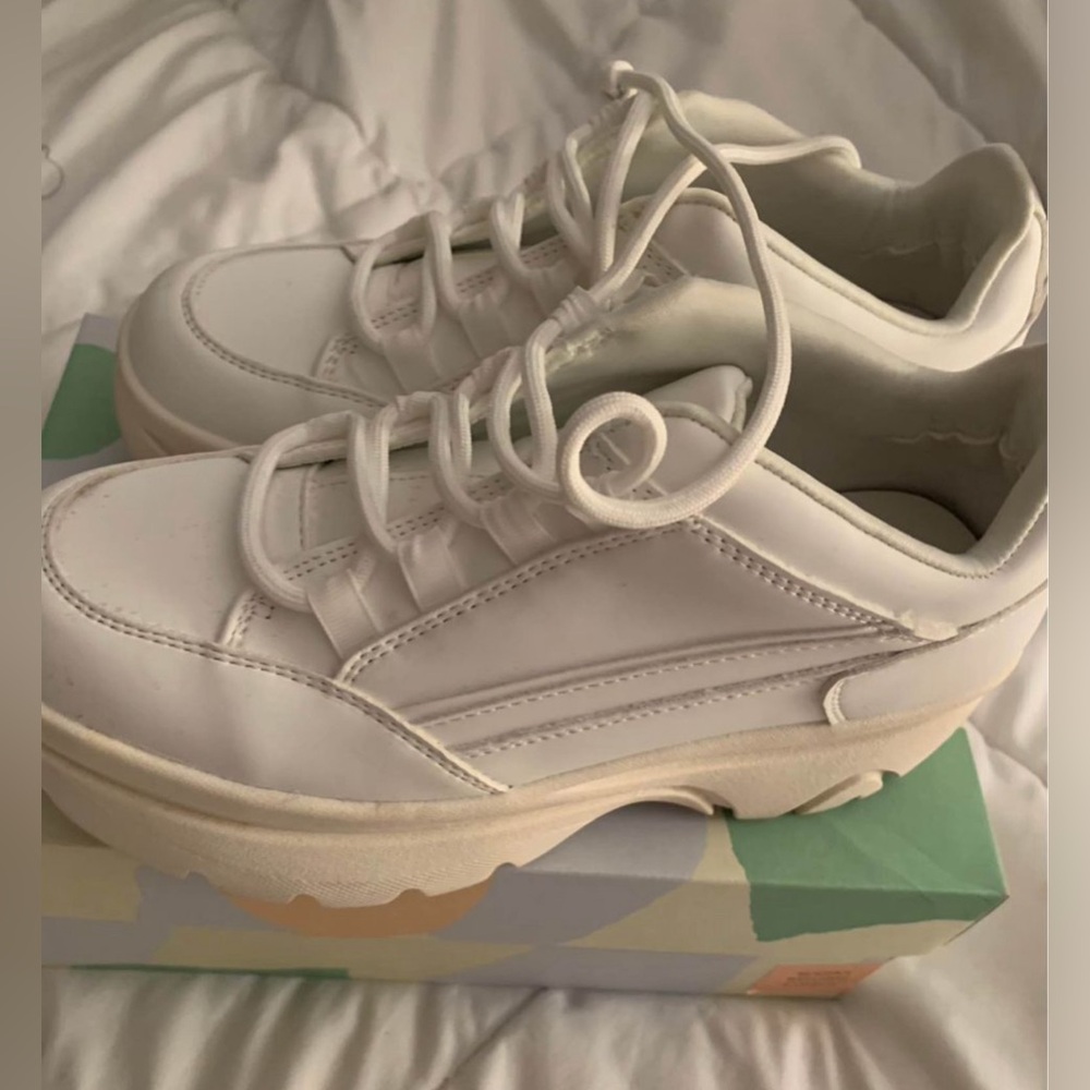 ASOS WHITE CHUNKY FASHION SNEAKER Size 7